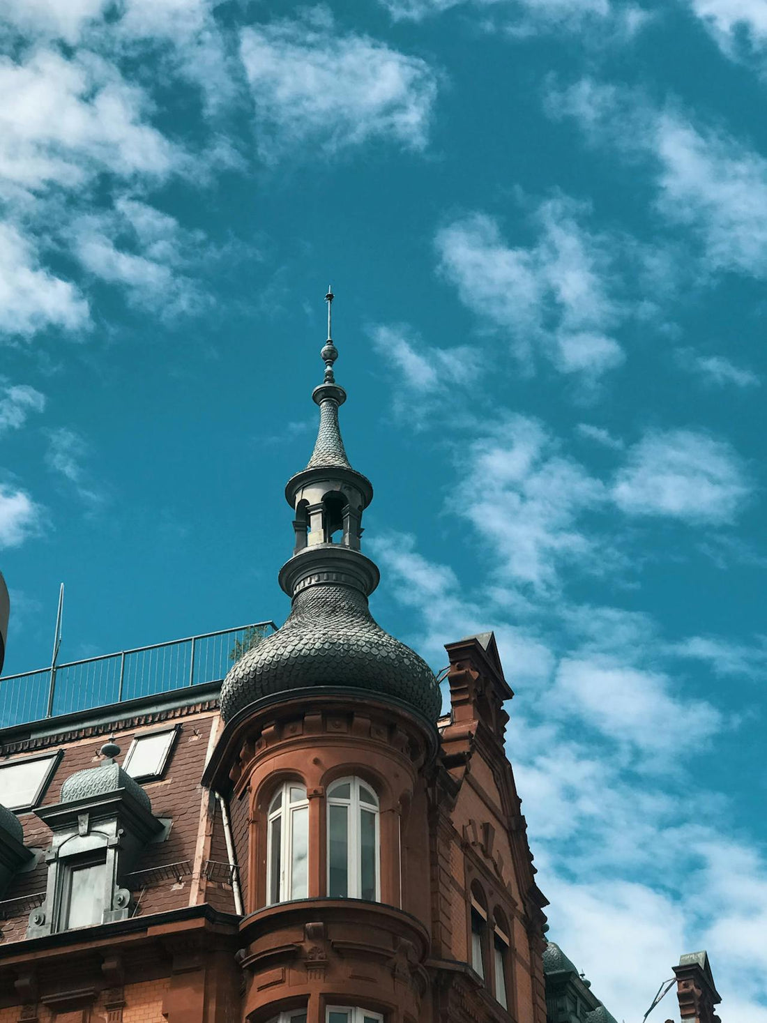 Tungumálanám í Evrópu – samanburður á verði tungumálanámskeiða í borgum eins og Napoli, París og Madrid